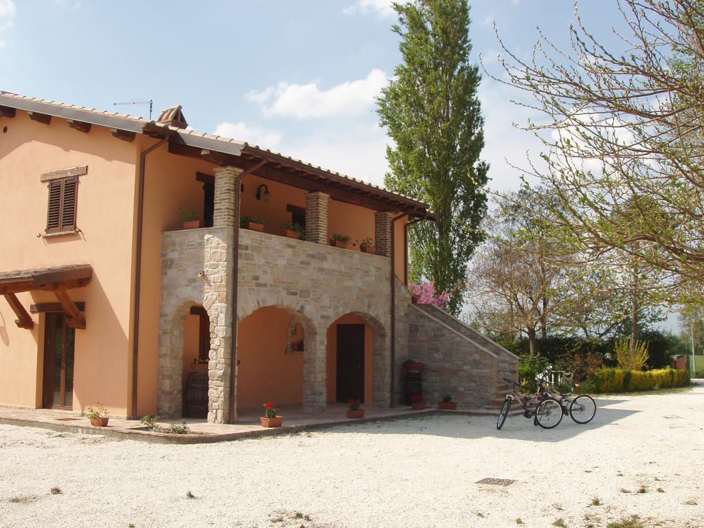 Tadinum Romana Gualdo Tadino Bagian luar foto